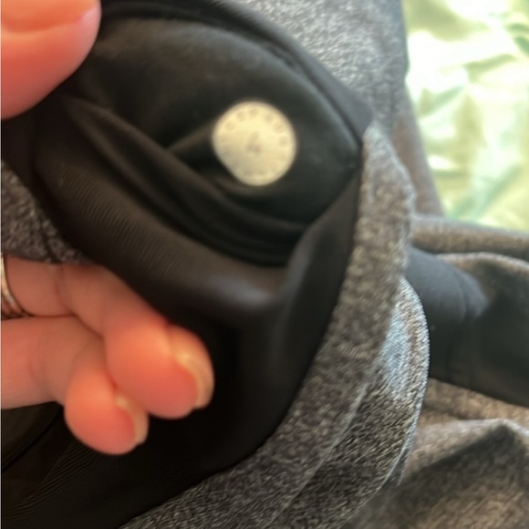 LULULEMON Box It Out Tight Black Heathered/Black Size 4 *See description* - Picture 6 of 8
